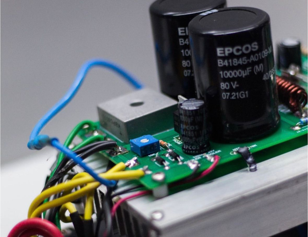 AMPLIFICADOR DE ÁUDIO CLASSE AB DE 1000W RMS - Imagem 3