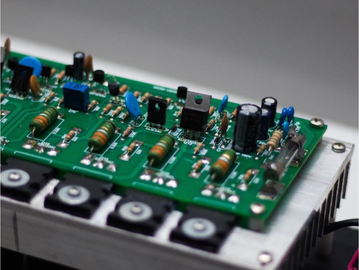 AMPLIFICADOR DE ÁUDIO CLASSE AB DE 1000W RMS - Imagem 4