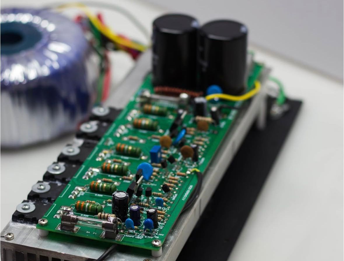 AMPLIFICADOR DE ÁUDIO CLASSE AB DE 1000W RMS - Imagem 5